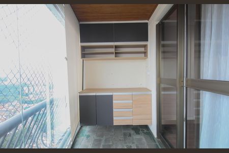Varanda Sala de apartamento à venda com 3 quartos, 110m² em Chácara Agrindus, Taboão da Serra