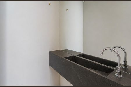 Banheiro de apartamento à venda com 3 quartos, 126m² em Vila Olímpia, São Paulo