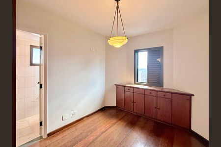 Apartamento à venda com 80m², 3 quartos e 2 vagas Apartamento à venda com 80m², 3 quartos e 2 vagasSuíte
