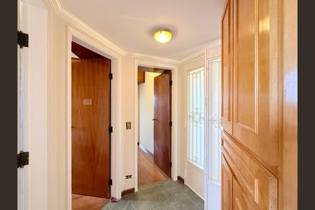 Apartamento à venda com 80m², 3 quartos e 2 vagas Apartamento à venda com 80m², 3 quartos e 2 vagasCorredor Quartos