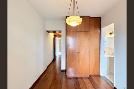 Apartamento à venda com 80m², 3 quartos e 2 vagas Apartamento à venda com 80m², 3 quartos e 2 vagasSuíte