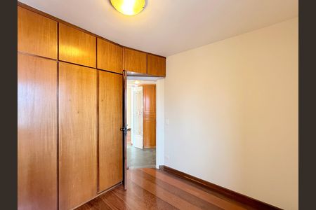 Apartamento à venda com 80m², 3 quartos e 2 vagas Apartamento à venda com 80m², 3 quartos e 2 vagasQuarto