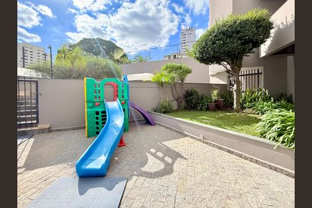 Apartamento à venda com 80m², 3 quartos e 2 vagas Apartamento à venda com 80m², 3 quartos e 2 vagasPlayground