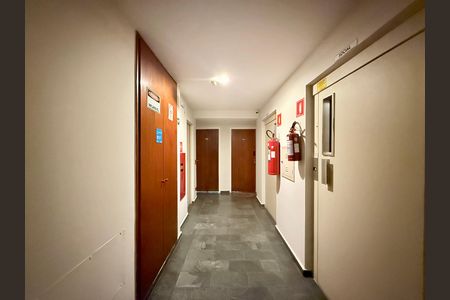 Apartamento à venda com 80m², 3 quartos e 2 vagas Apartamento à venda com 80m², 3 quartos e 2 vagasHall Apartamento