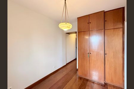Apartamento à venda com 80m², 3 quartos e 2 vagas Apartamento à venda com 80m², 3 quartos e 2 vagasSuíte