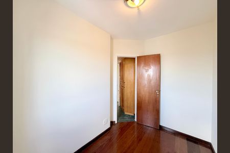 Apartamento à venda com 80m², 3 quartos e 2 vagas Apartamento à venda com 80m², 3 quartos e 2 vagasQuarto 2