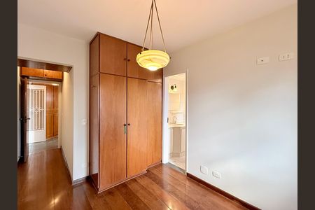 Apartamento à venda com 80m², 3 quartos e 2 vagas Apartamento à venda com 80m², 3 quartos e 2 vagasSuíte