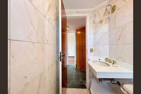 Apartamento à venda com 80m², 3 quartos e 2 vagas Apartamento à venda com 80m², 3 quartos e 2 vagasBanheiro Social