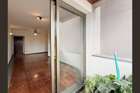 Apartamento à venda com 80m², 3 quartos e 2 vagas Apartamento à venda com 80m², 3 quartos e 2 vagasSacada da Sala