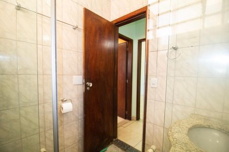 Casa à venda com 310m², 4 quartos e 1 vaga Casa à venda com 310m², 4 quartos e 1 vagaBanheiro Social