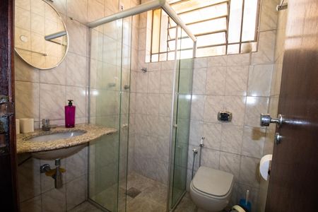 Casa à venda com 310m², 4 quartos e 1 vaga Casa à venda com 310m², 4 quartos e 1 vagaBanheiro Social