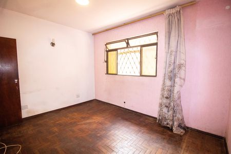 Casa à venda com 310m², 4 quartos e 1 vaga Casa à venda com 310m², 4 quartos e 1 vagaSuíte