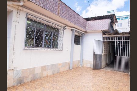 Casa à venda com 310m², 4 quartos e 1 vaga Casa à venda com 310m², 4 quartos e 1 vagaÁrea externa