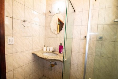 Casa à venda com 310m², 4 quartos e 1 vaga Casa à venda com 310m², 4 quartos e 1 vagaBanheiro Social
