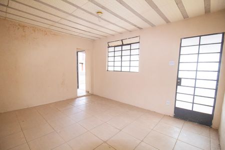 Casa à venda com 310m², 4 quartos e 1 vaga Casa à venda com 310m², 4 quartos e 1 vagaEdícula