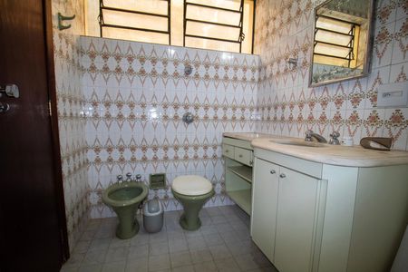 Casa à venda com 310m², 4 quartos e 1 vaga Casa à venda com 310m², 4 quartos e 1 vagaBanheiro da Suíte