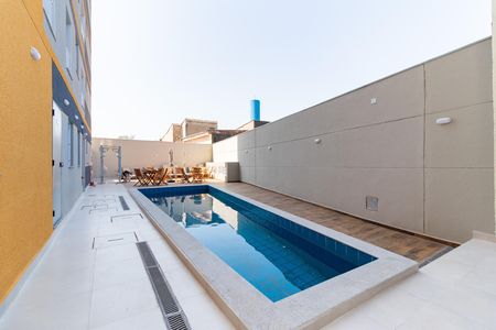 Apartamento à venda com 32m², 2 quartos e 1 vaga Apartamento à venda com 32m², 2 quartos e 1 vagaÁrea comum - Piscina