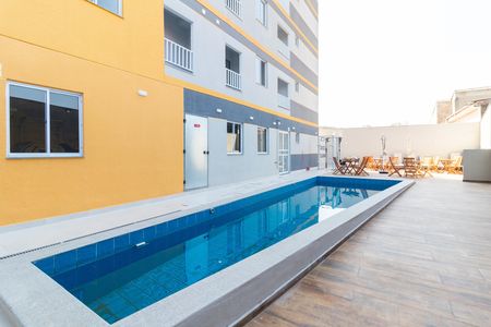 Apartamento à venda com 32m², 2 quartos e 1 vaga Apartamento à venda com 32m², 2 quartos e 1 vagaÁrea comum - Piscina