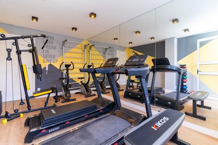 Apartamento à venda com 32m², 2 quartos e 1 vaga Apartamento à venda com 32m², 2 quartos e 1 vagaÁrea comum - Academia