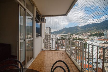 Apartamento à venda com 74m², 3 quartos e 1 vaga Apartamento à venda com 74m², 3 quartos e 1 vagaSala Varanda