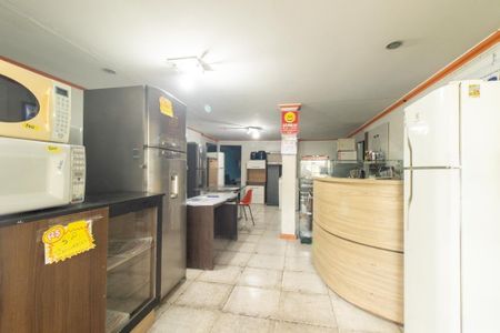Sala de casa à venda com 1 quarto, 170m² em Sítio Cercado, Curitiba