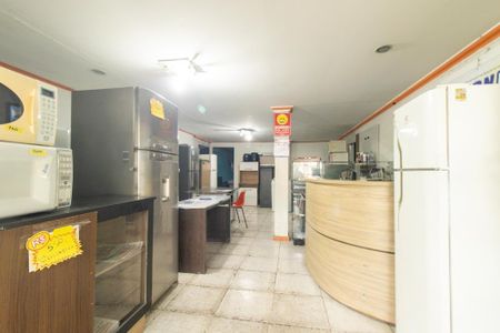 Casa à venda com 170m², 1 quarto e sem vaga Casa à venda com 170m², 1 quarto e sem vagaSala
