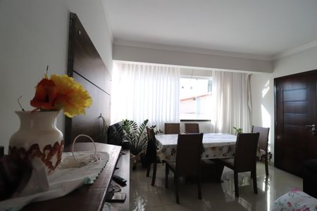 Sala de apartamento para alugar com 2 quartos, 75m² em Santa Mônica, Uberlândia