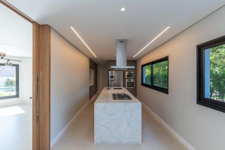 Casa de condomínio à venda com 516m², 4 quartos e 5 vagas Casa de condomínio à venda com 516m², 4 quartos e 5 vagasCozinha
