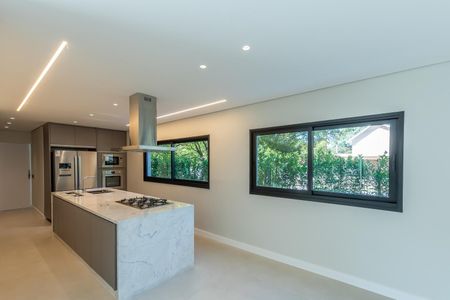 Casa de condomínio à venda com 516m², 4 quartos e 5 vagas Casa de condomínio à venda com 516m², 4 quartos e 5 vagasCozinha