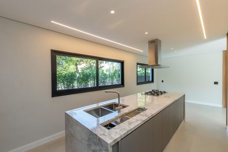 Casa de condomínio à venda com 516m², 4 quartos e 5 vagas Casa de condomínio à venda com 516m², 4 quartos e 5 vagasCozinha