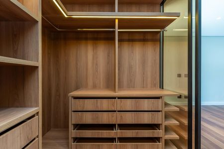 Casa de condomínio à venda com 516m², 4 quartos e 5 vagas Casa de condomínio à venda com 516m², 4 quartos e 5 vagasCozinha