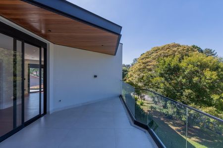 Casa de condomínio à venda com 516m², 4 quartos e 5 vagas Casa de condomínio à venda com 516m², 4 quartos e 5 vagasVaranda