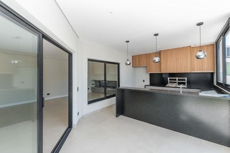 Casa de condomínio à venda com 516m², 4 quartos e 5 vagas Casa de condomínio à venda com 516m², 4 quartos e 5 vagasCozinha