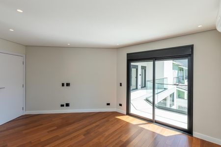 Casa de condomínio à venda com 516m², 4 quartos e 5 vagas Casa de condomínio à venda com 516m², 4 quartos e 5 vagasQuarto