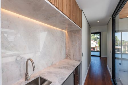 Casa de condomínio à venda com 516m², 4 quartos e 5 vagas Casa de condomínio à venda com 516m², 4 quartos e 5 vagasBanheiro
