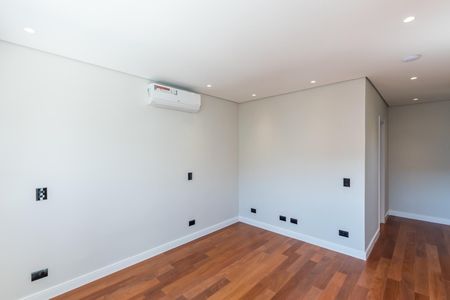 Casa de condomínio à venda com 516m², 4 quartos e 5 vagas Casa de condomínio à venda com 516m², 4 quartos e 5 vagasQuarto