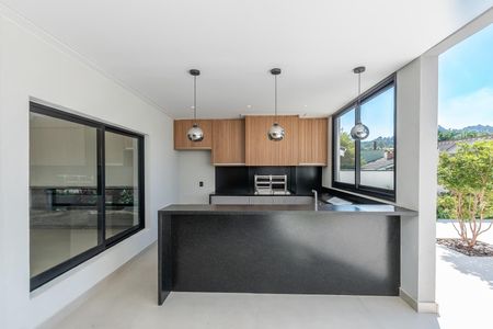 Casa de condomínio à venda com 516m², 4 quartos e 5 vagas Casa de condomínio à venda com 516m², 4 quartos e 5 vagasCozinha