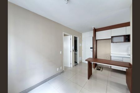 Sala de apartamento para alugar com 2 quartos, 34m² em Jurubatuba, São Paulo