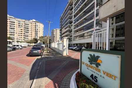Apartamento à venda com 78m², 3 quartos e 1 vaga Apartamento à venda com 78m², 3 quartos e 1 vagaFachada