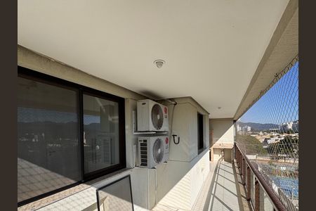 Apartamento à venda com 78m², 3 quartos e 1 vaga Apartamento à venda com 78m², 3 quartos e 1 vagaVaranda