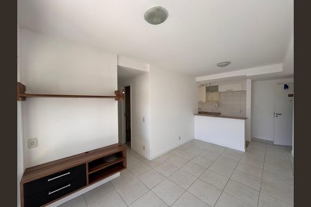 Apartamento à venda com 78m², 3 quartos e 1 vaga Apartamento à venda com 78m², 3 quartos e 1 vagaSala