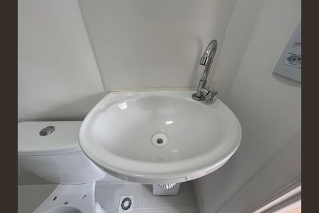 Banheiro - torneira de kitnet/studio para alugar com 1 quarto, 18m² em Vila Sonia, São Paulo