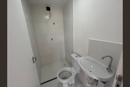 Banheiro de kitnet/studio para alugar com 1 quarto, 18m² em Vila Sonia, São Paulo