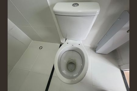 Banheiro de kitnet/studio para alugar com 1 quarto, 18m² em Vila Sonia, São Paulo