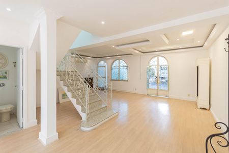 Casa para alugar com 346m², 4 quartos e 1 vagaSala