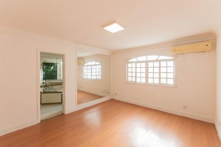 Casa para alugar com 346m², 4 quartos e 1 vagaSuíte