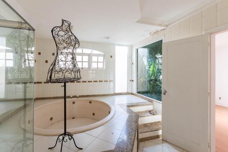 Casa para alugar com 346m², 4 quartos e 1 vagaBanheiro Suíte