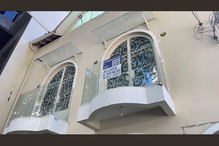 Casa para alugar com 346m², 4 quartos e 1 vaga