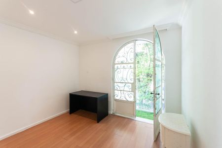 Casa para alugar com 346m², 4 quartos e 1 vagaQuarto  2