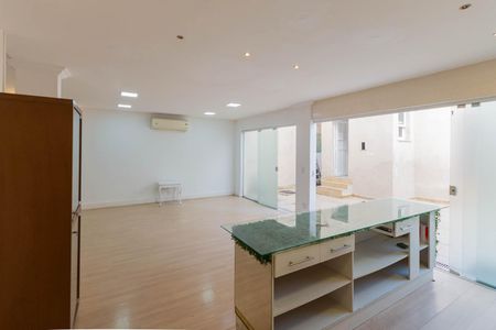 Casa para alugar com 346m², 4 quartos e 1 vagaCozinha